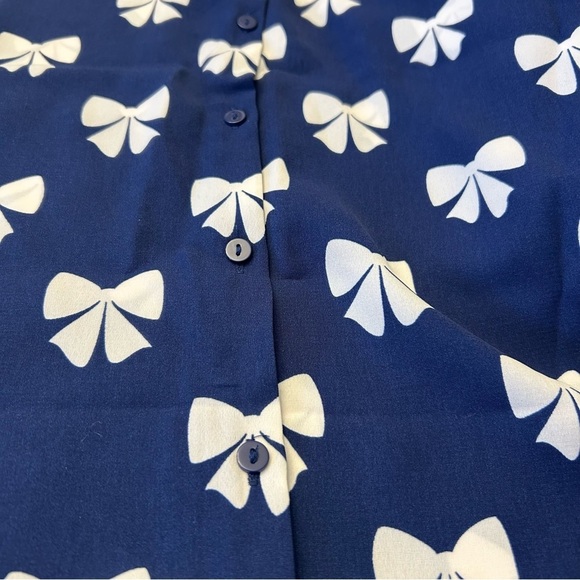 DIVIDED by H&M Navy Boxy Fit Crop “Bow” Top - Picture 9 of 14